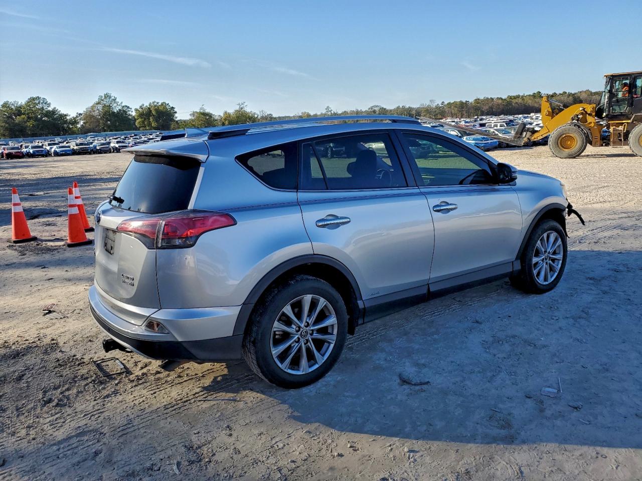 2016 TOYOTA RAV4 HV LIMITED photo 3
