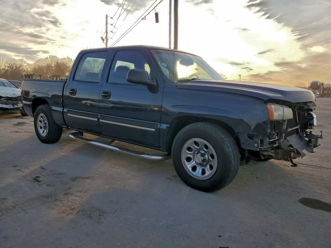 2007 CHEVROLET SILVERADO C1500 CLASSIC CREW CAB photo 4