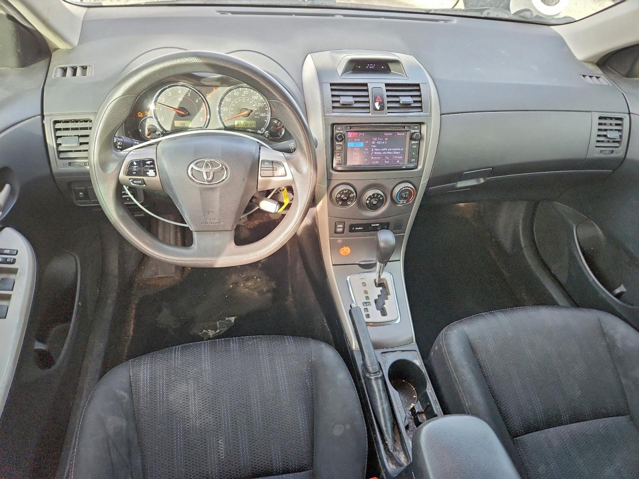 2013 TOYOTA COROLLA BASE photo 8