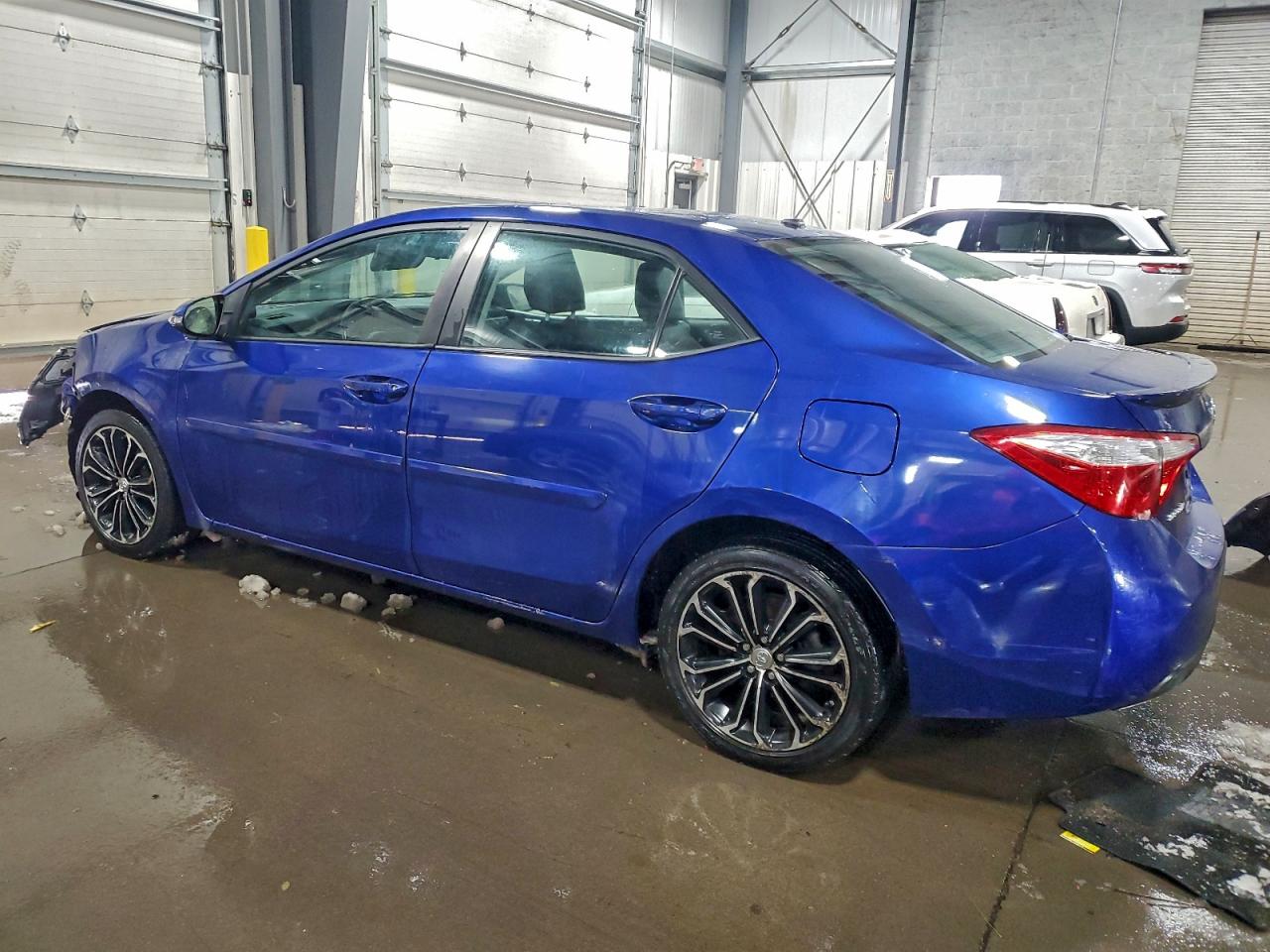2014 TOYOTA COROLLA L photo 2