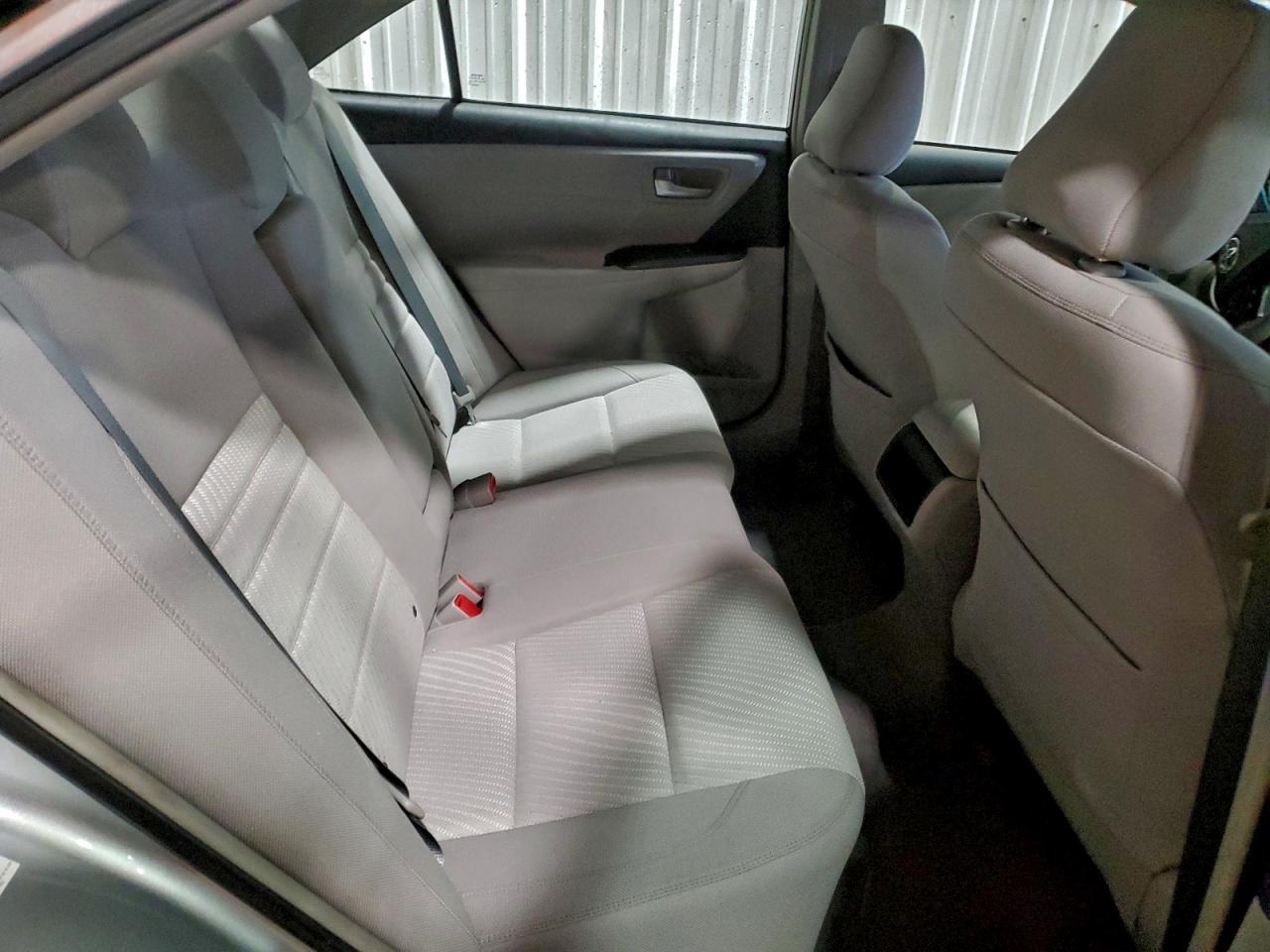 2015 TOYOTA CAMRY LE photo 10