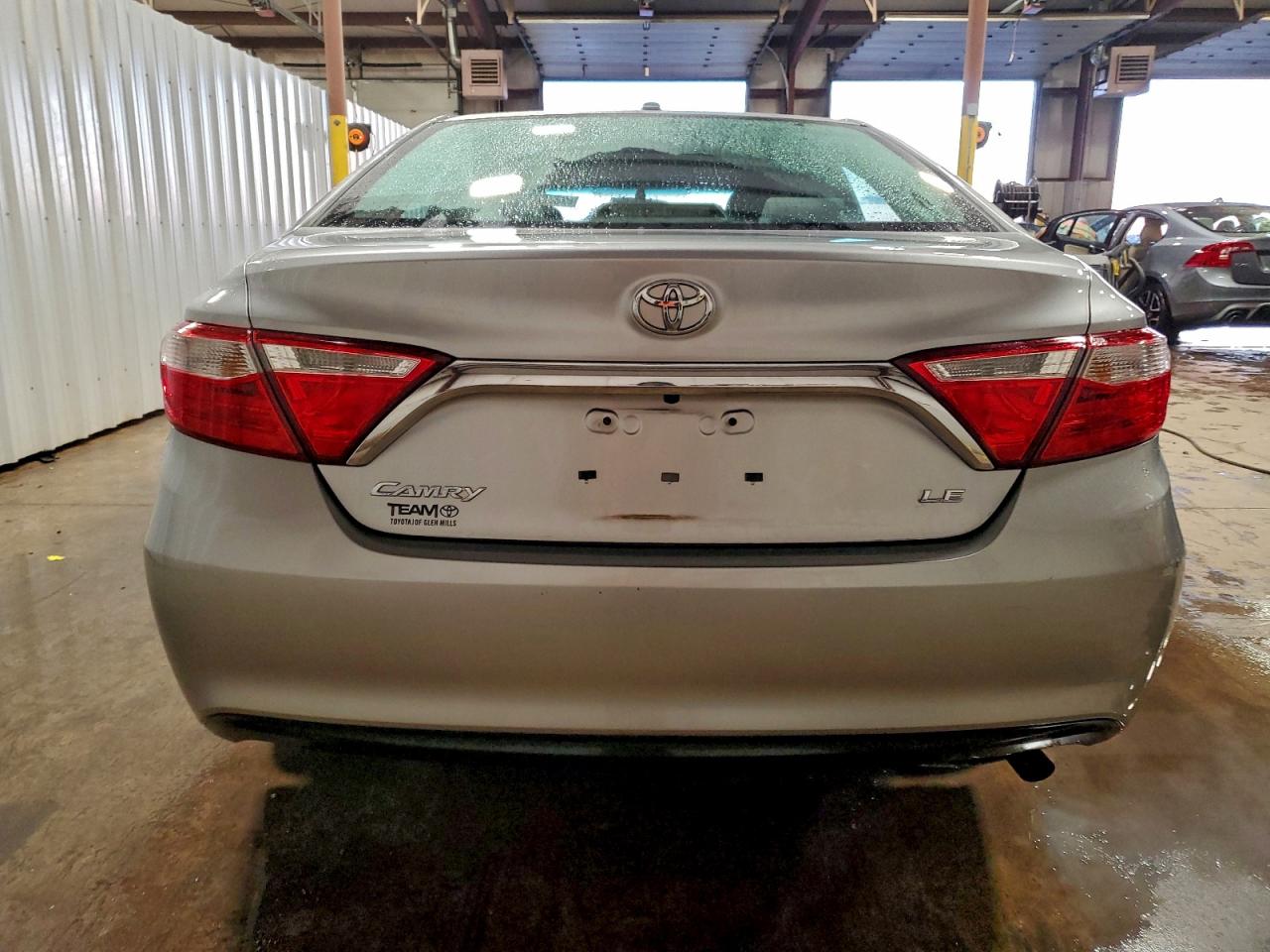2015 TOYOTA CAMRY LE photo 6