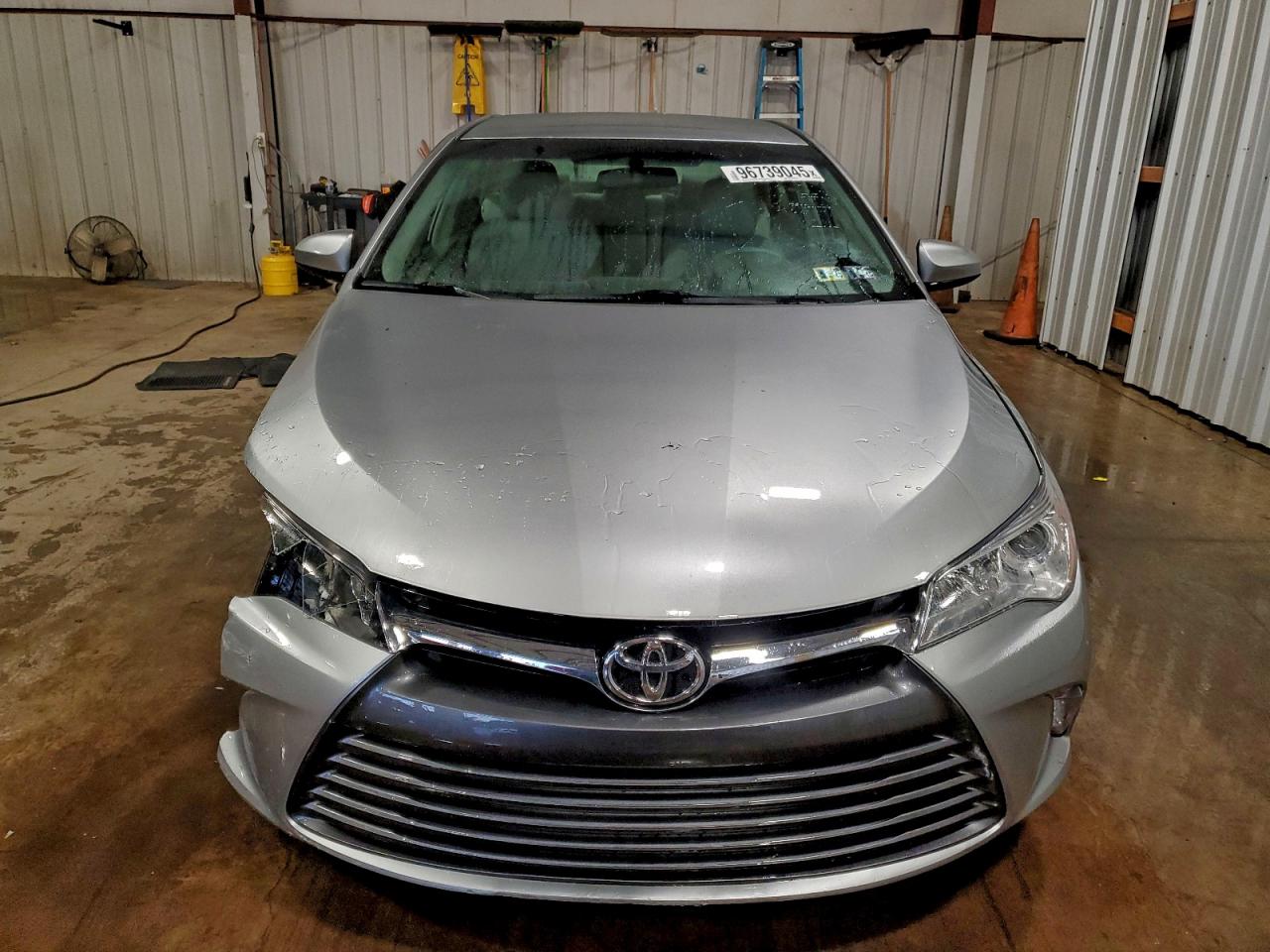 2015 TOYOTA CAMRY LE photo 5