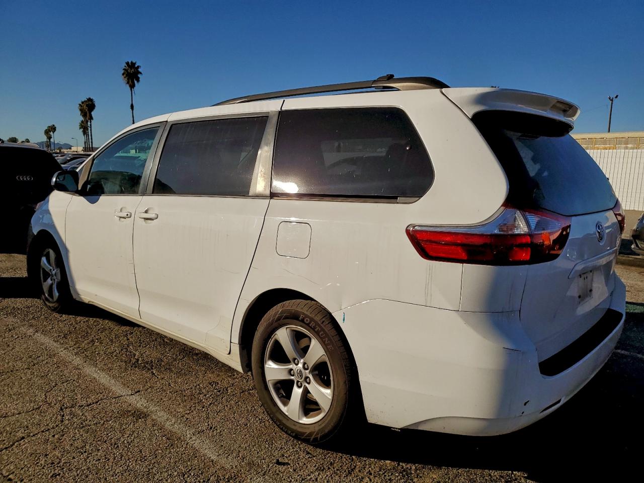 2015 TOYOTA SIENNA LE photo 2