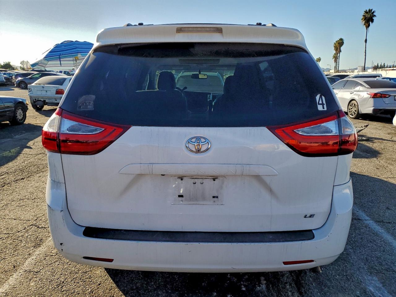 2015 TOYOTA SIENNA LE photo 6
