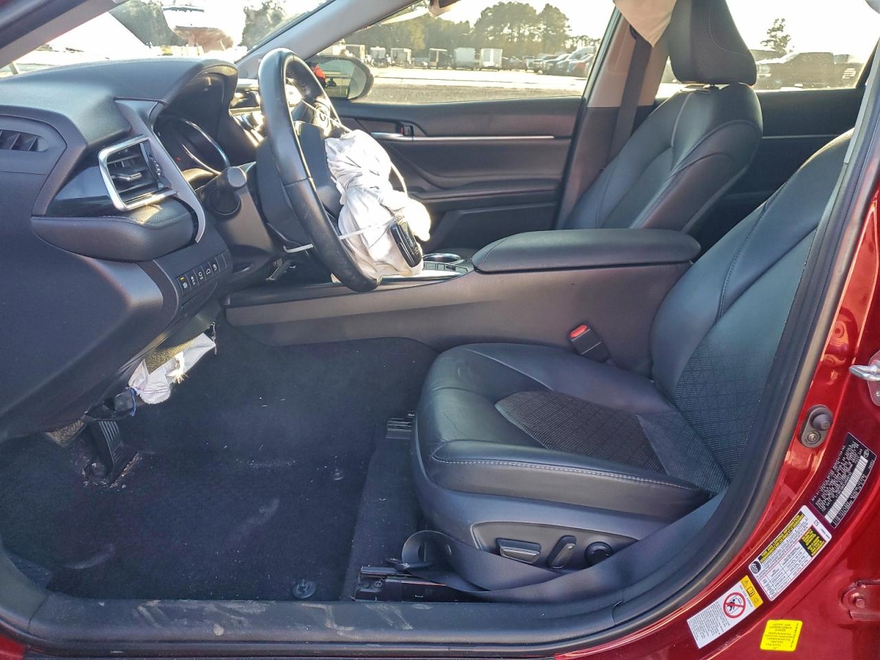 2018 TOYOTA CAMRY XSE photo 13