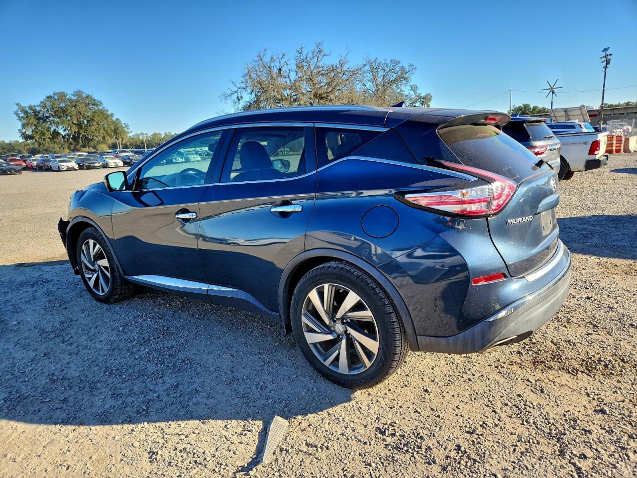2015 NISSAN MURANO S photo 3