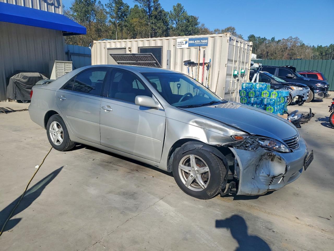 2005 TOYOTA CAMRY LE photo 4