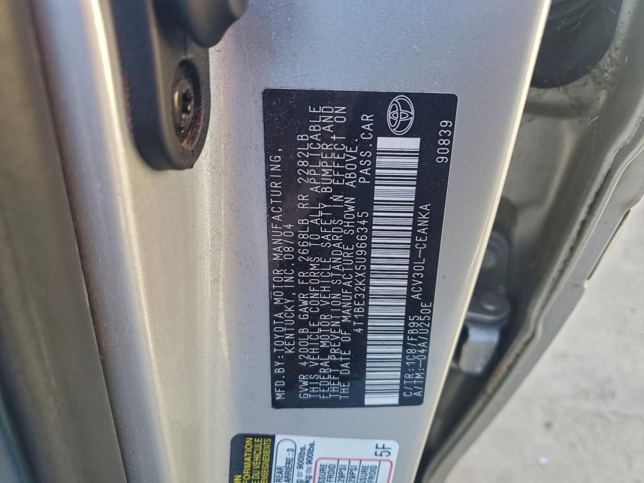 2005 TOYOTA CAMRY LE photo 12
