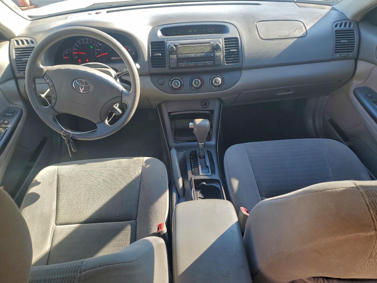 2005 TOYOTA CAMRY LE photo 8