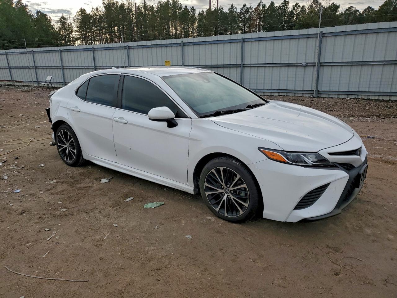 2019 TOYOTA CAMRY L photo 7