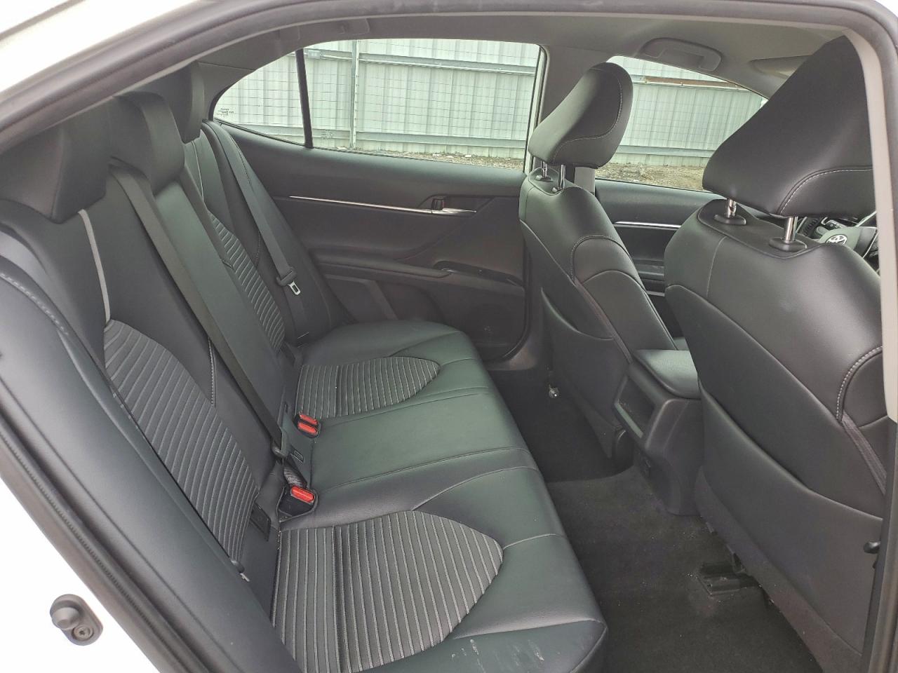 2019 TOYOTA CAMRY L photo 19