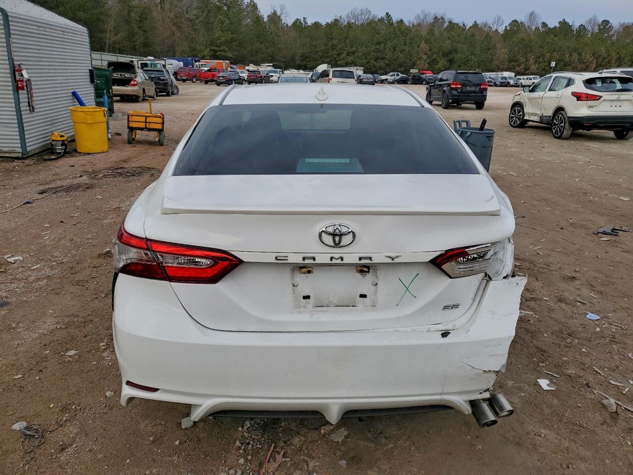 2019 TOYOTA CAMRY L photo 11