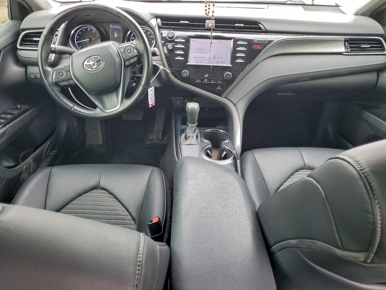 2019 TOYOTA CAMRY L photo 15