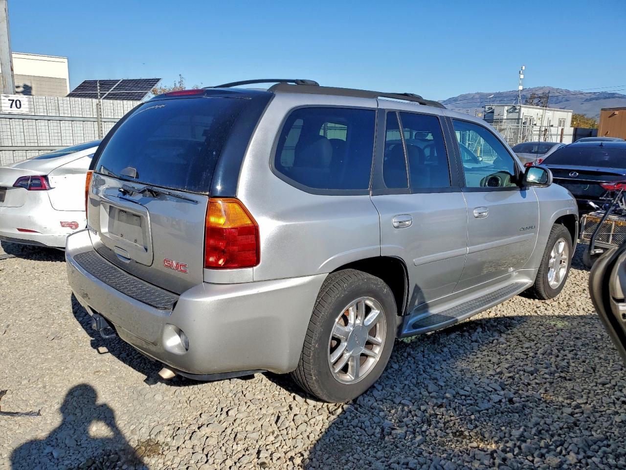 2006 GMC ENVOY DENALI photo 3