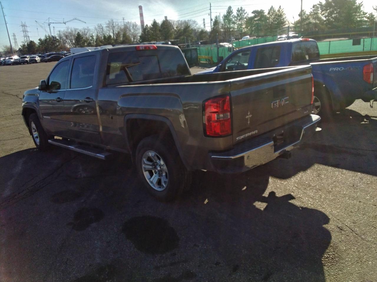 2015 GMC SIERRA K1500 SLE photo 2