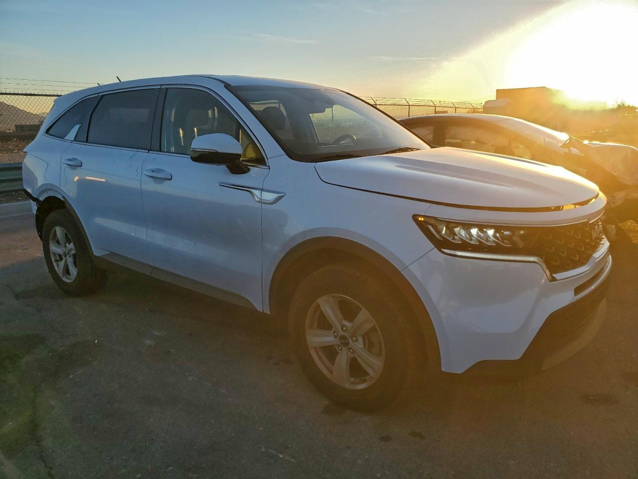 2022 KIA SORENTO LX photo 4