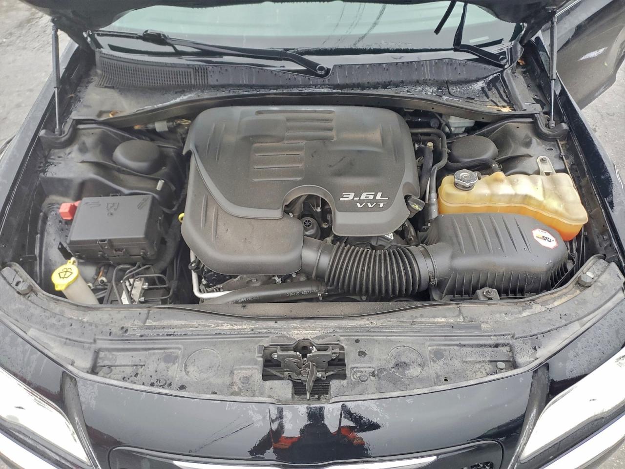 2014 CHRYSLER 300 photo 11