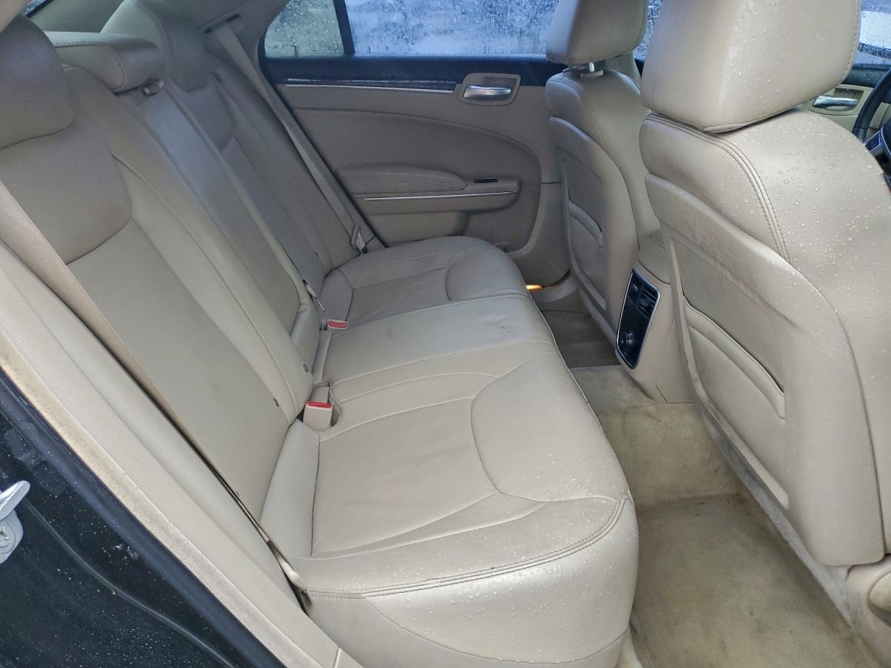 2014 CHRYSLER 300 photo 10