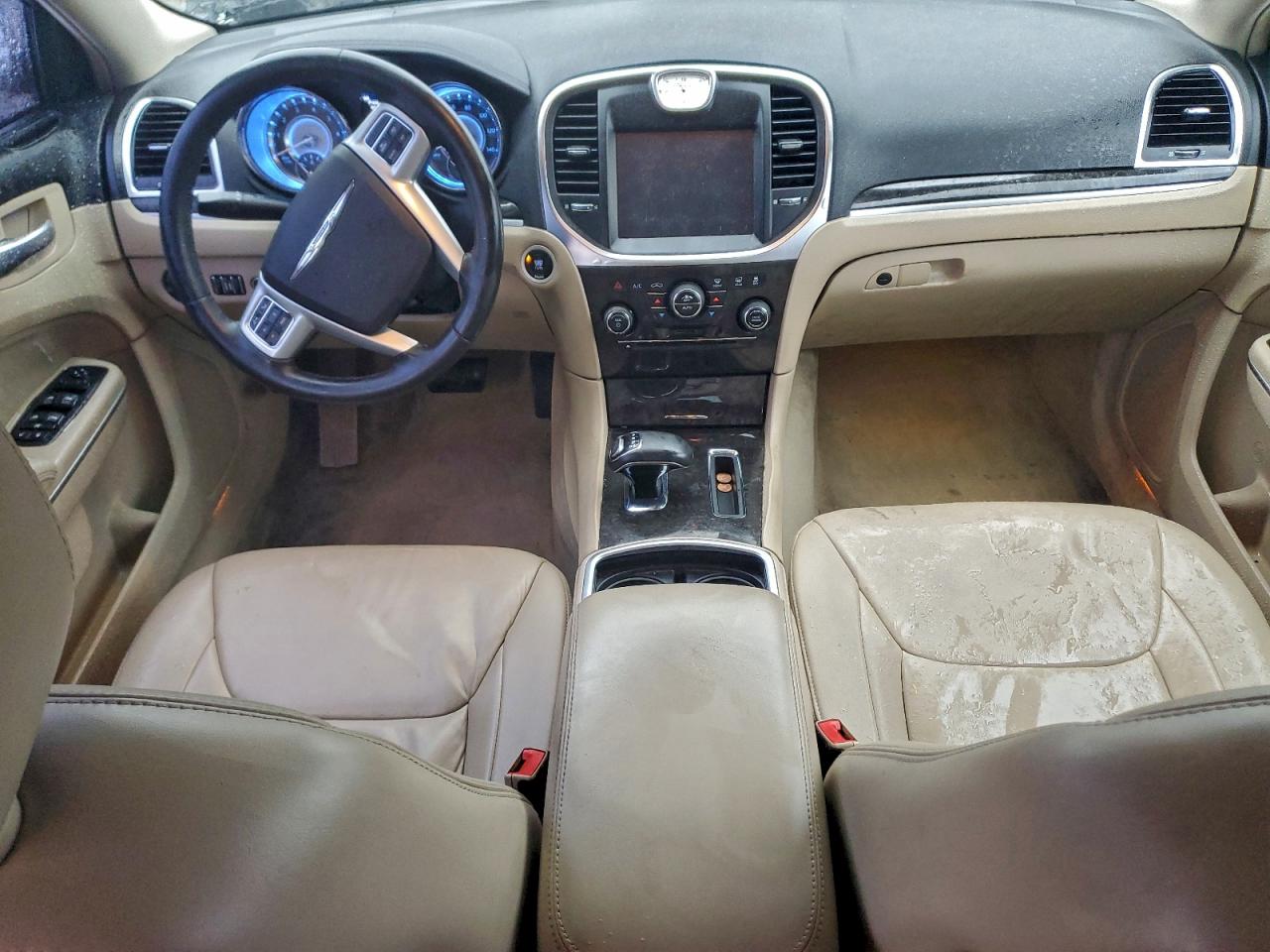 2014 CHRYSLER 300 photo 8