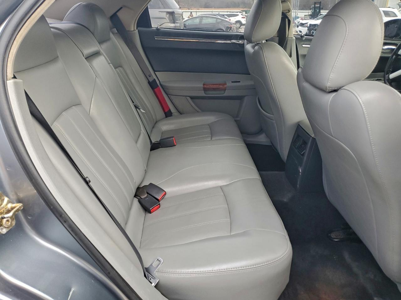2006 CHRYSLER 300C photo 10