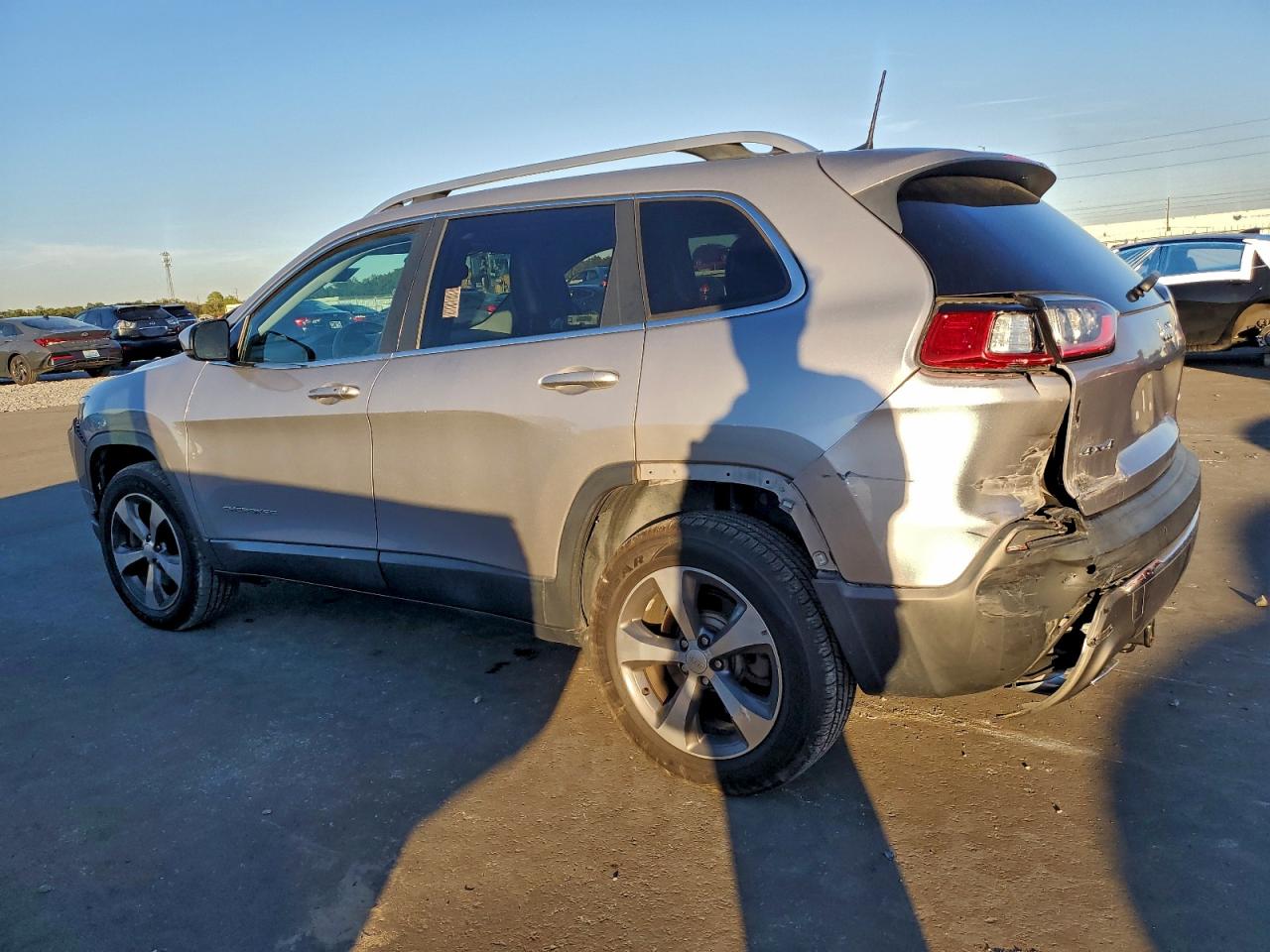 2019 JEEP CHEROKEE LIMITED photo 2