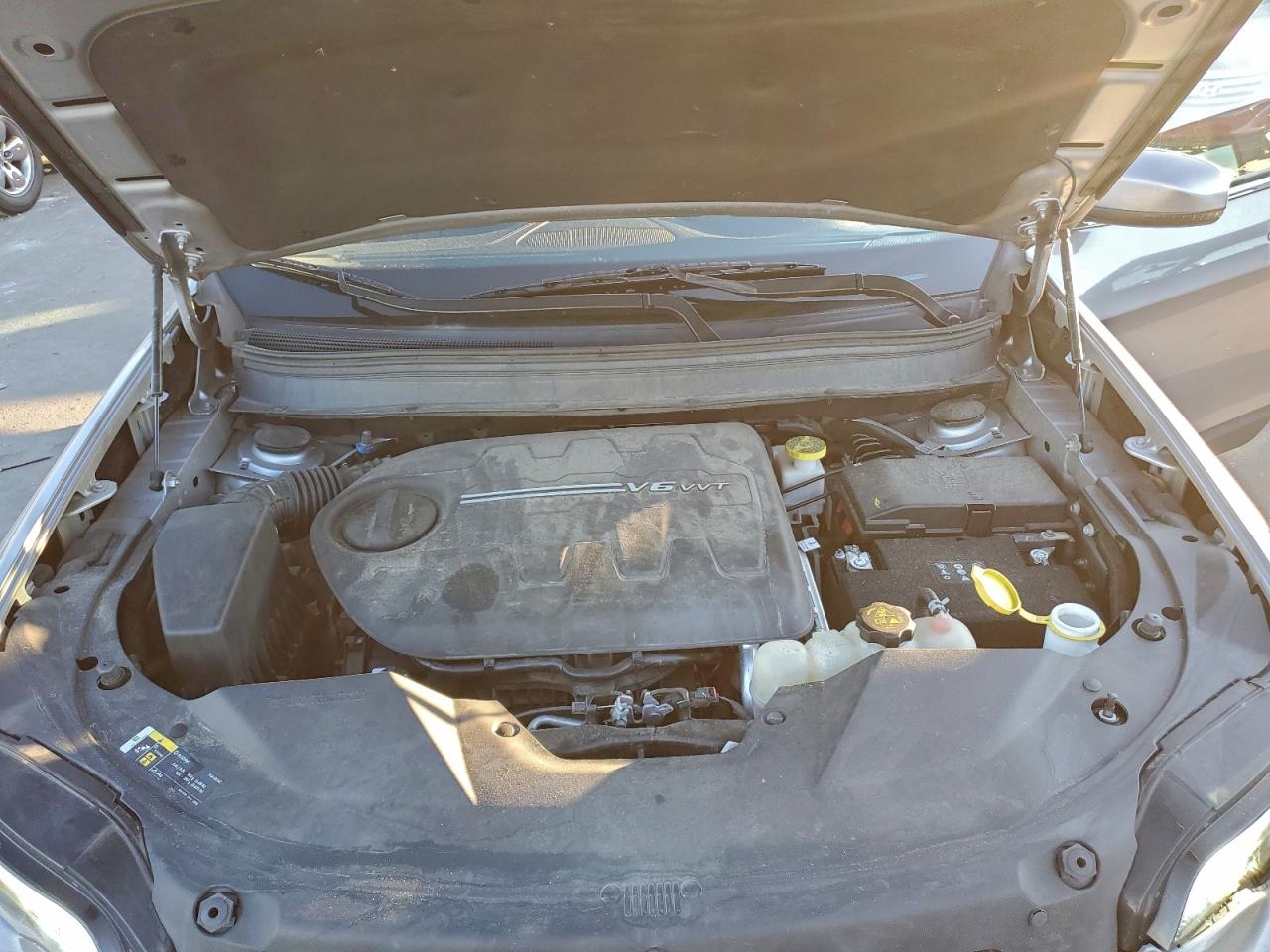 2019 JEEP CHEROKEE LIMITED photo 12