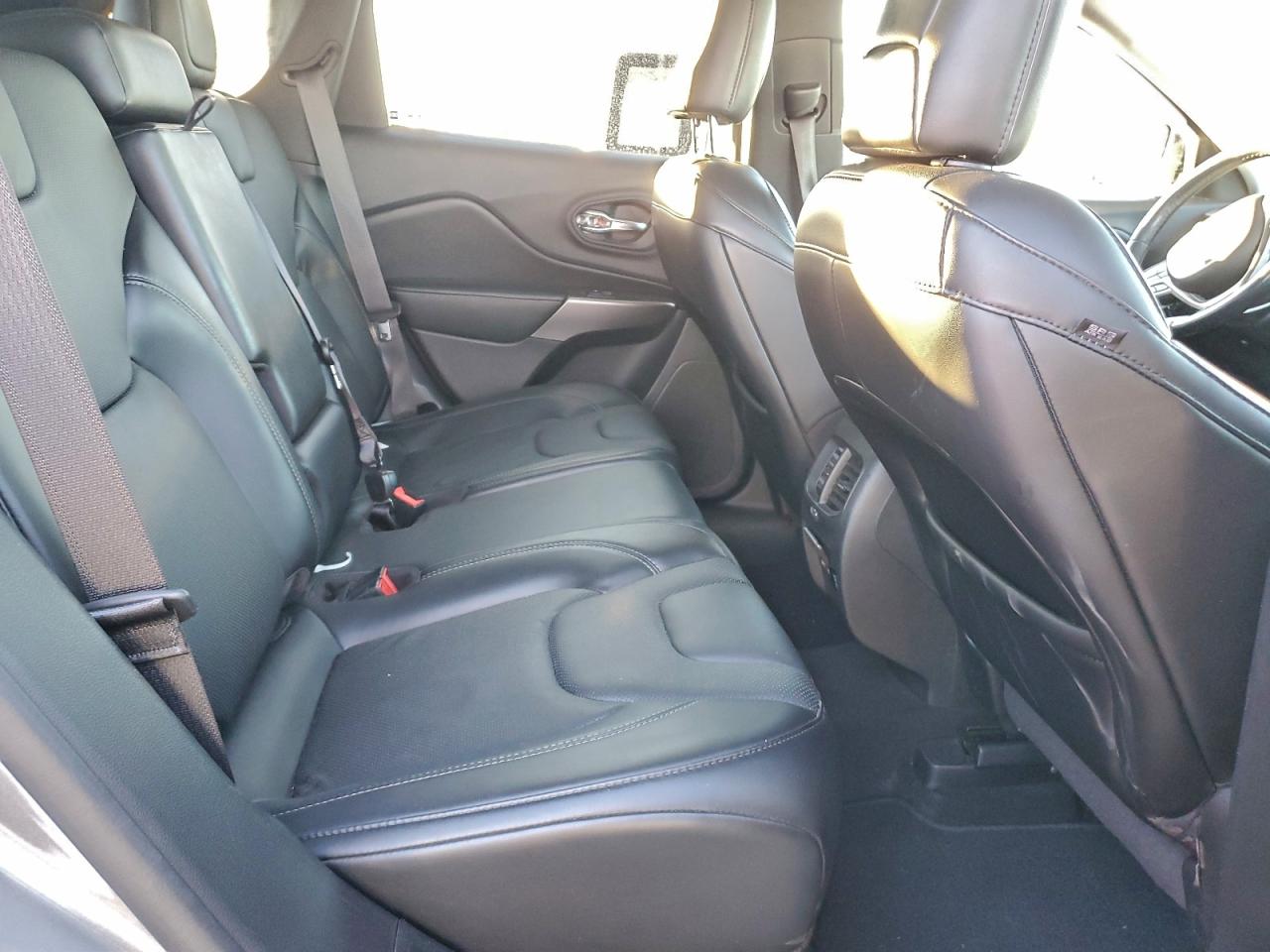 2019 JEEP CHEROKEE LIMITED photo 11