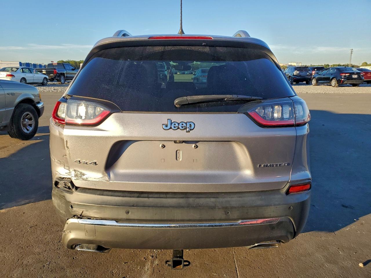 2019 JEEP CHEROKEE LIMITED photo 6