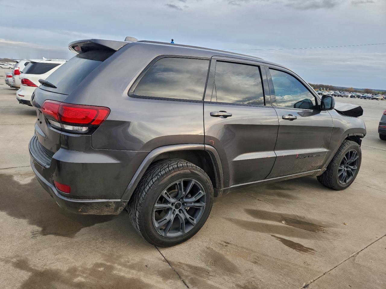 2018 JEEP GRAND CHEROKEE LAREDO photo 3