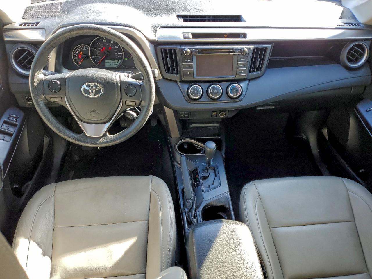 2016 TOYOTA RAV4 LE photo 8