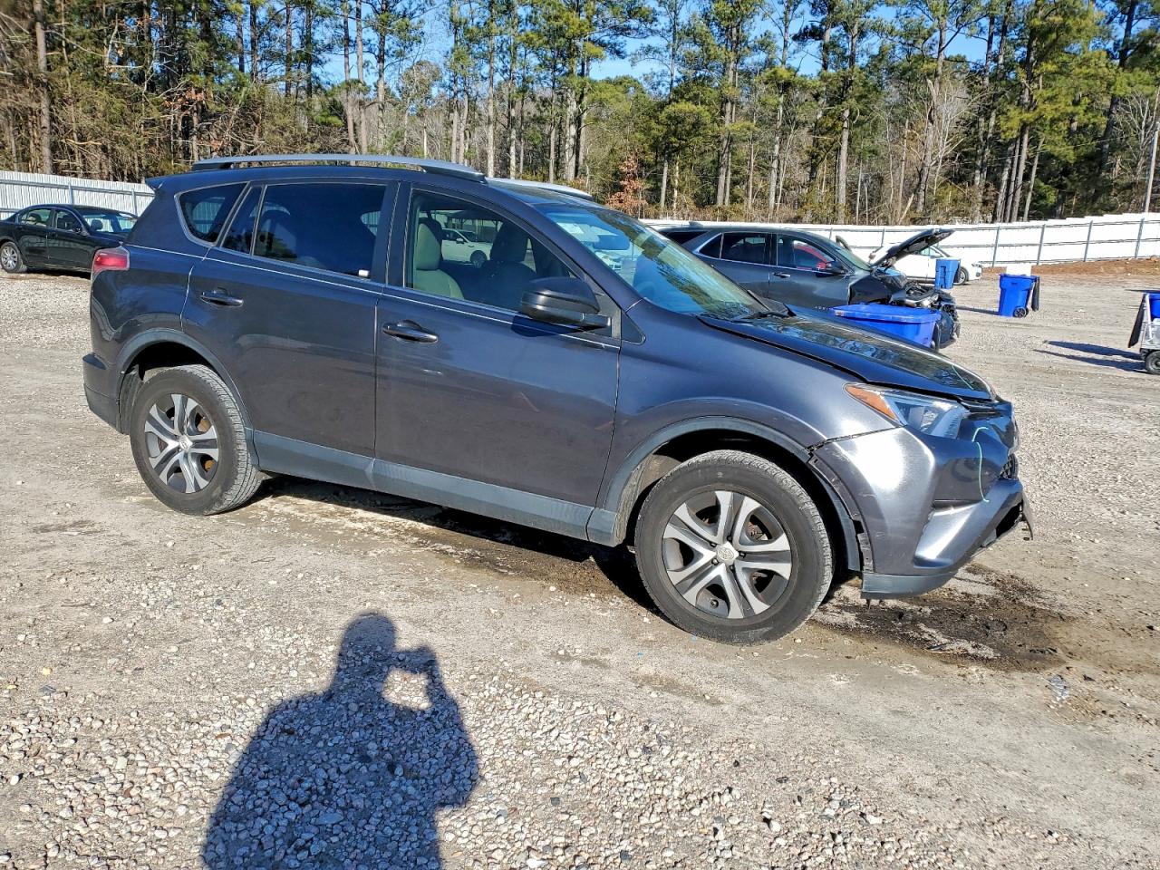 2016 TOYOTA RAV4 LE photo 4