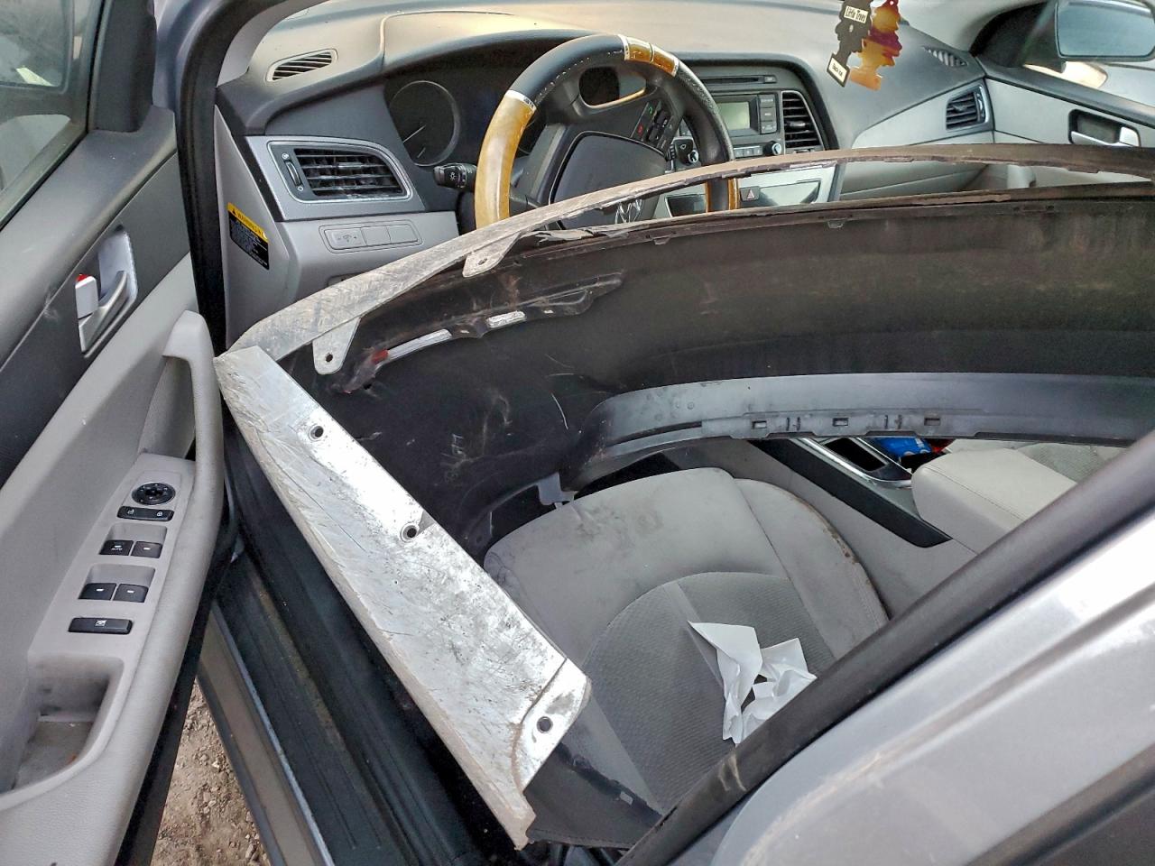 2017 HYUNDAI SONATA SE photo 8