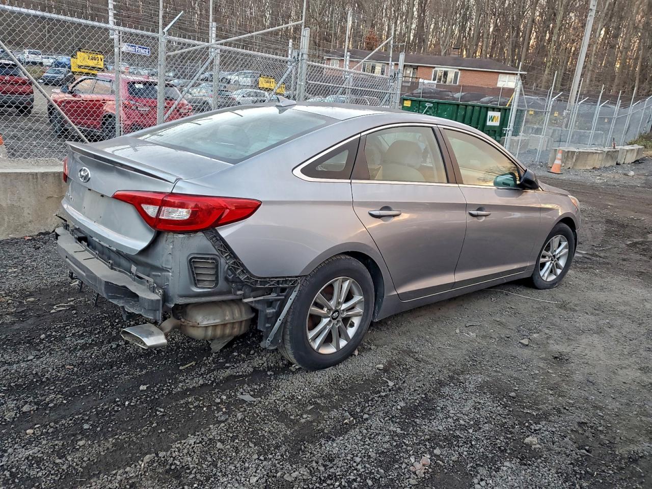 2017 HYUNDAI SONATA SE photo 3