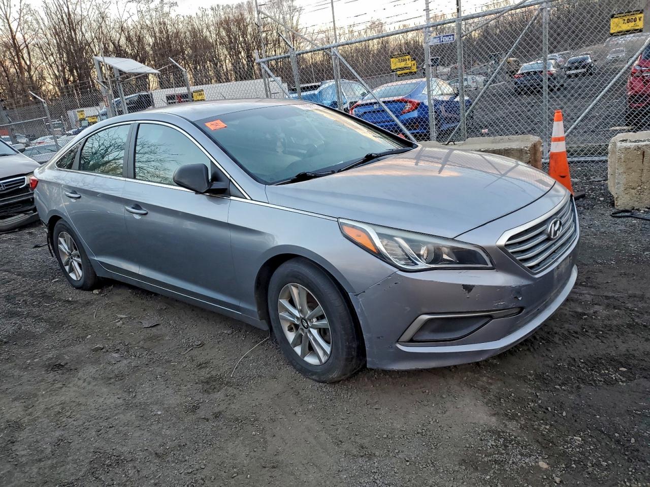 2017 HYUNDAI SONATA SE photo 4