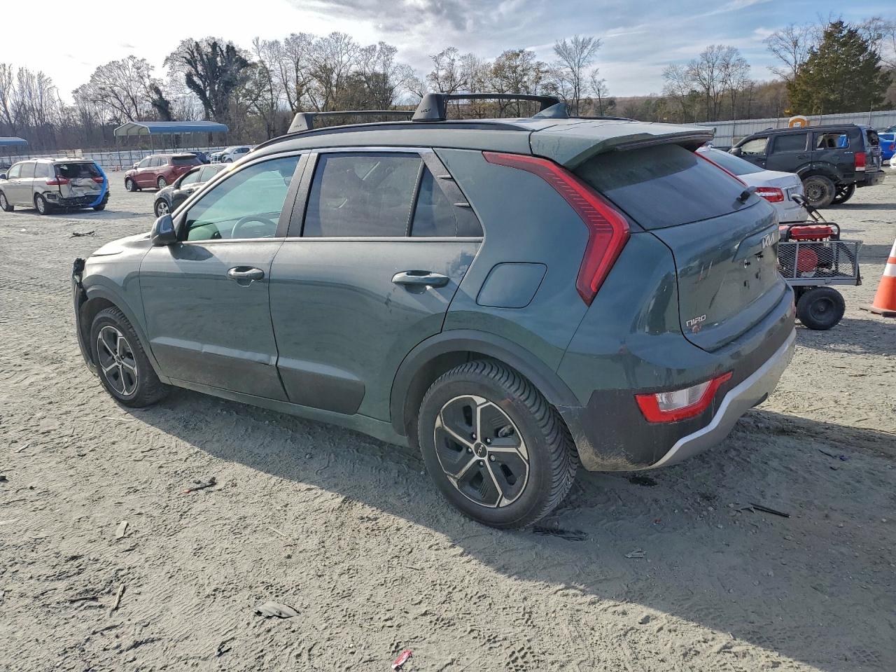 2024 KIA NIRO EX photo 2