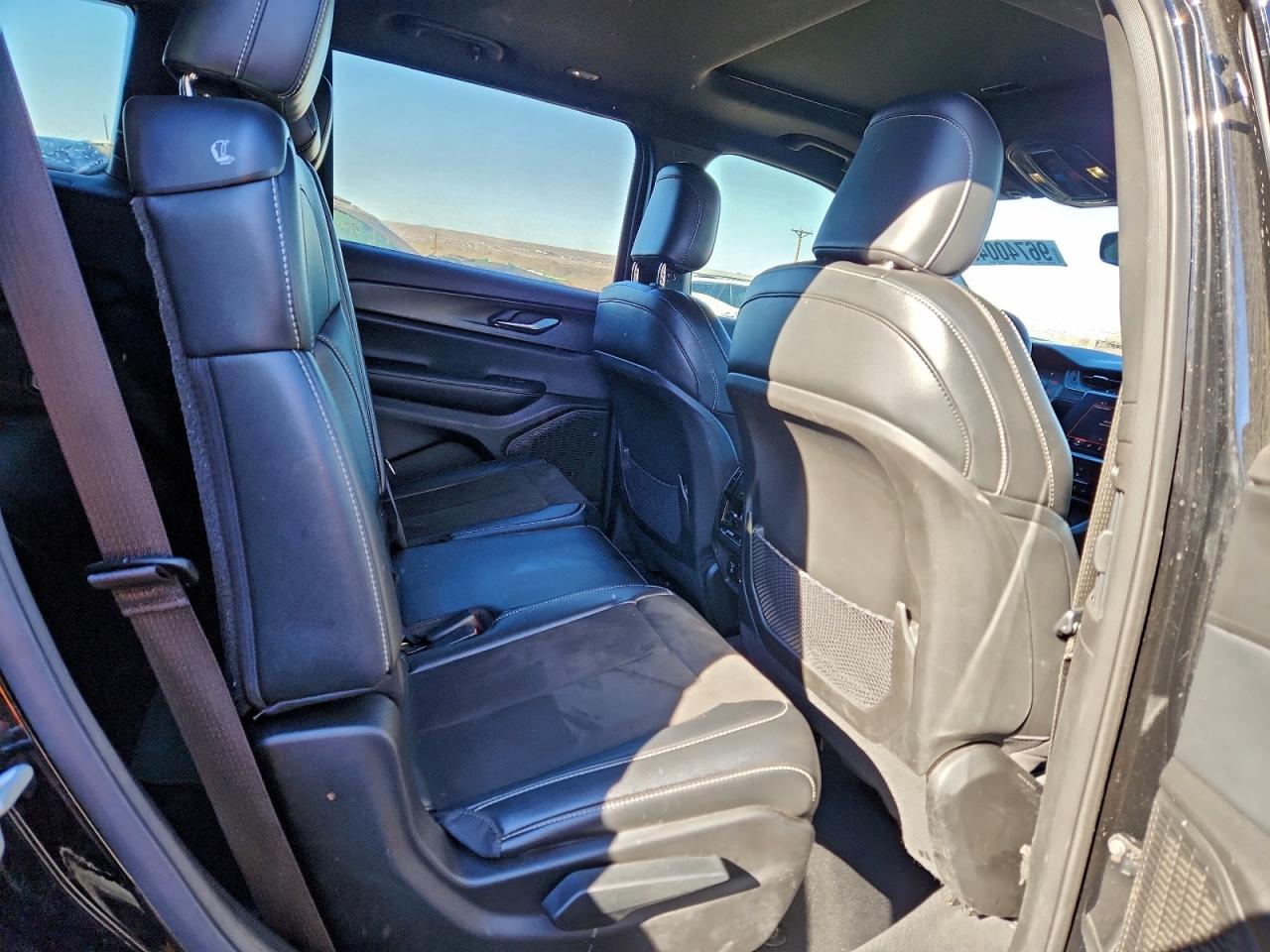 2023 JEEP GRAND CHEROKEE L LAREDO photo 11