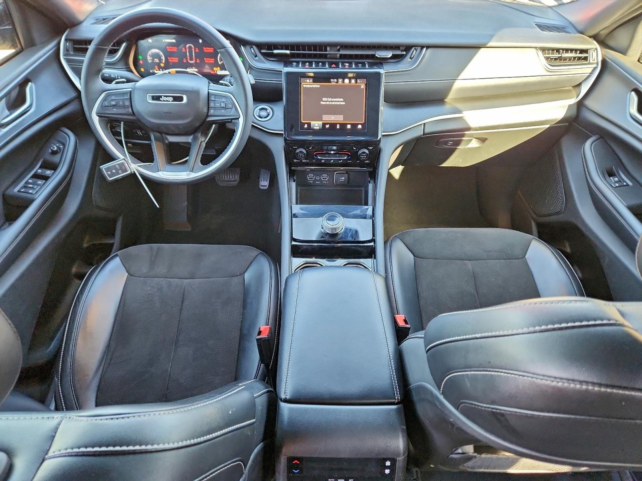 2023 JEEP GRAND CHEROKEE L LAREDO photo 8