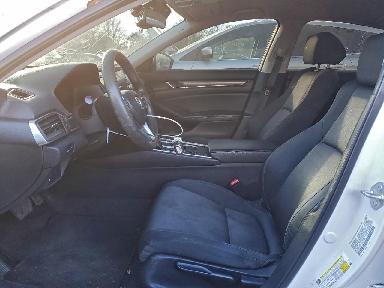 2018 HONDA ACCORD LX photo 7