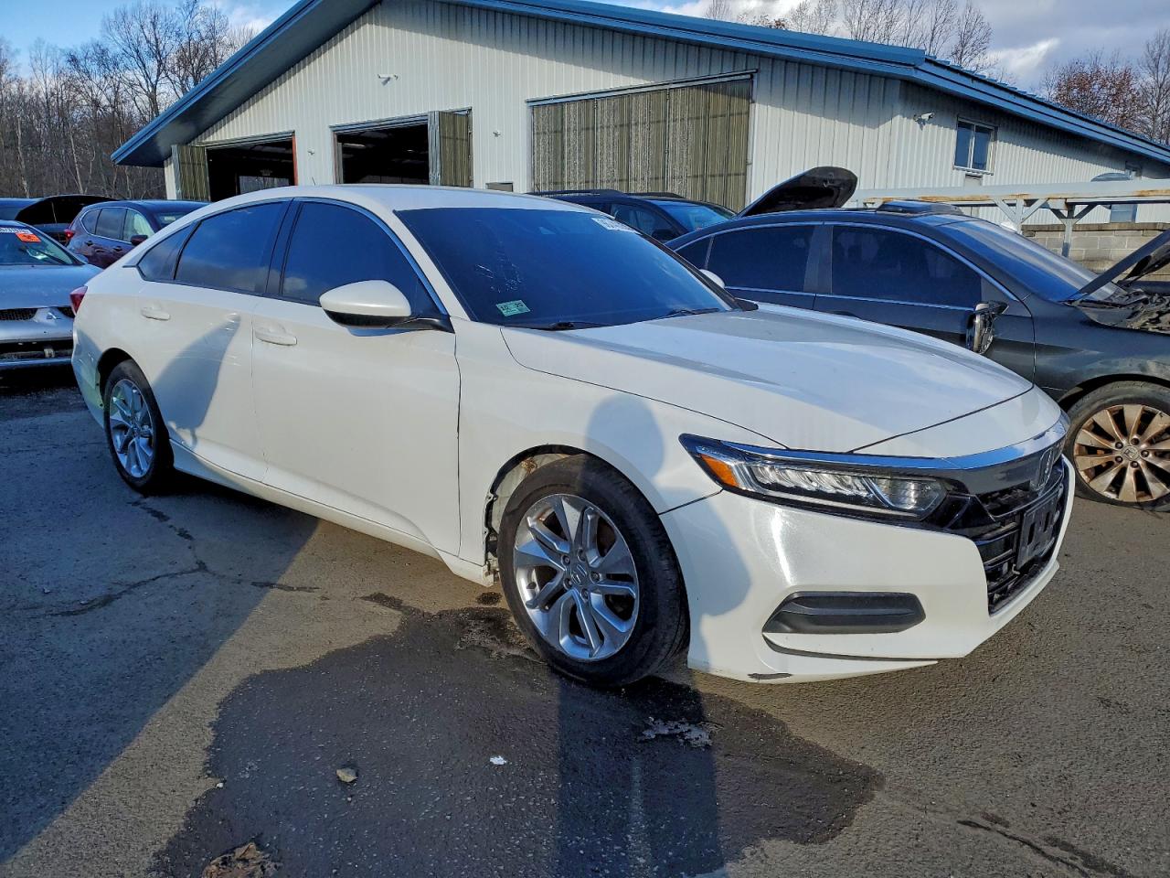 2018 HONDA ACCORD LX photo 4