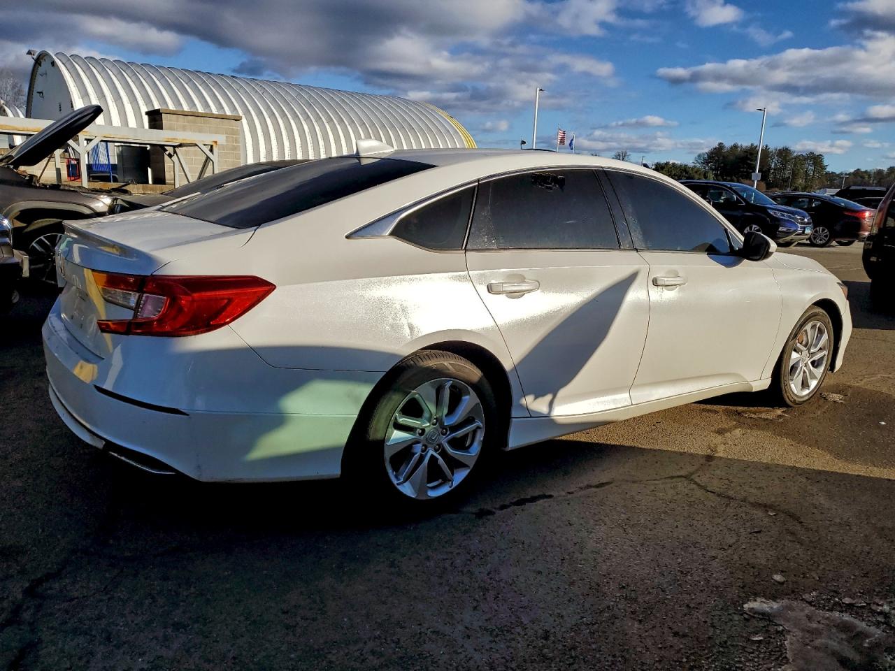 2018 HONDA ACCORD LX photo 3
