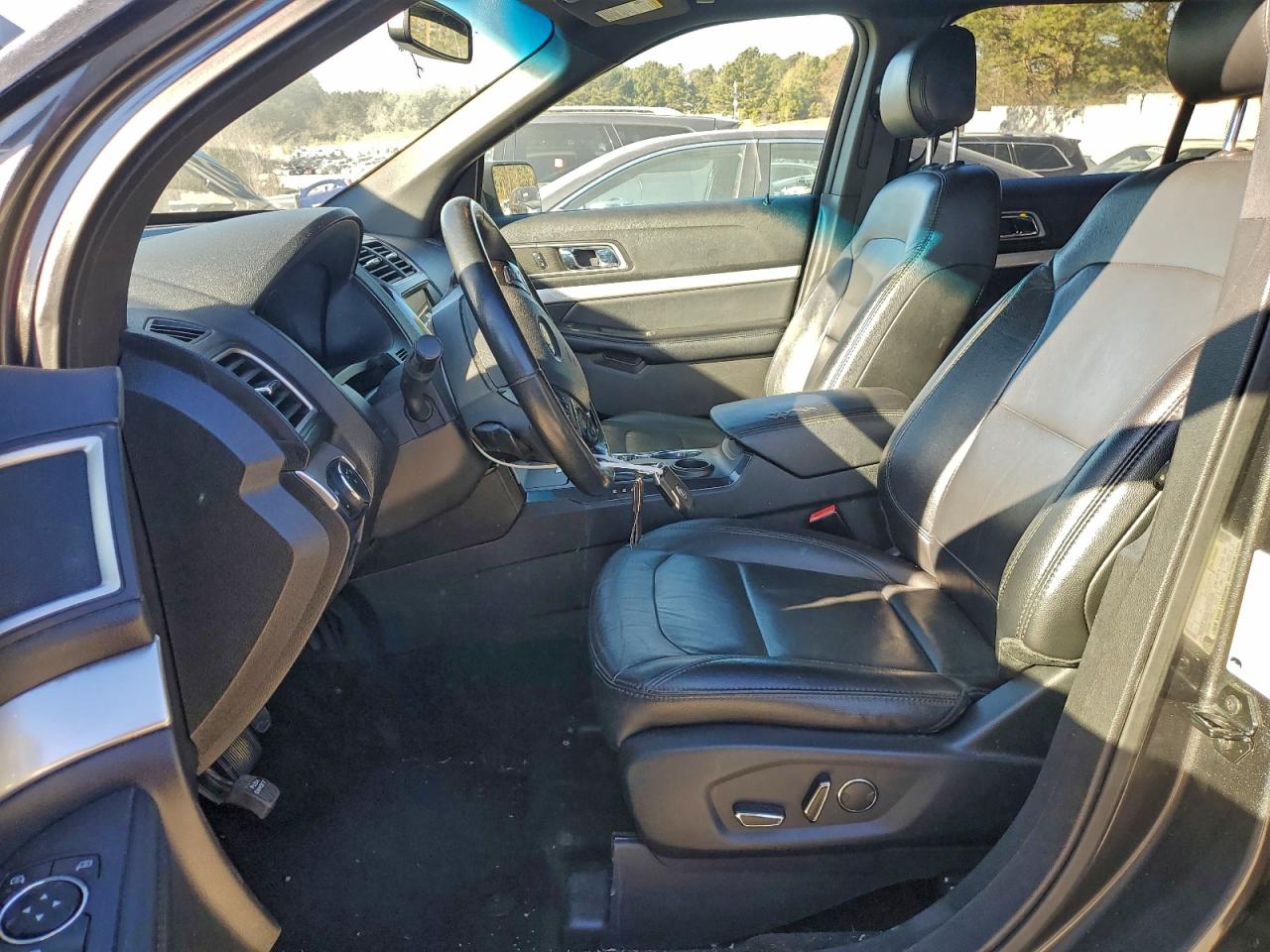 2017 FORD EXPLORER XLT photo 13