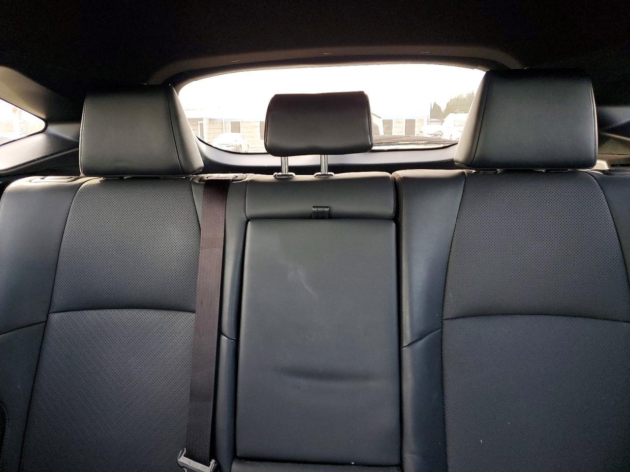 2021 TOYOTA VENZA LE photo 10