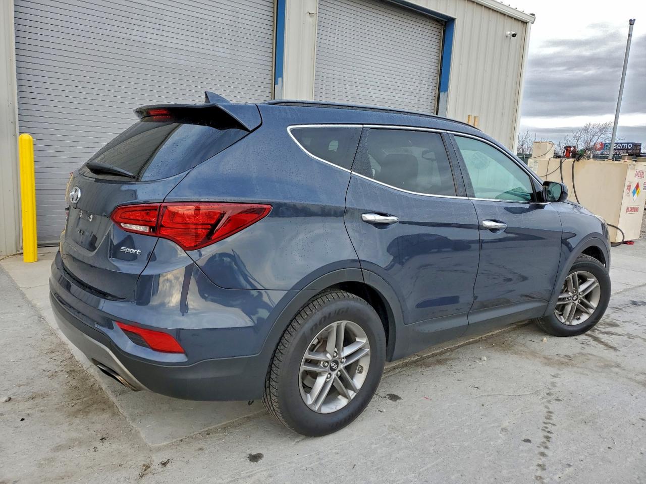 2017 HYUNDAI SANTA FE SPORT photo 3