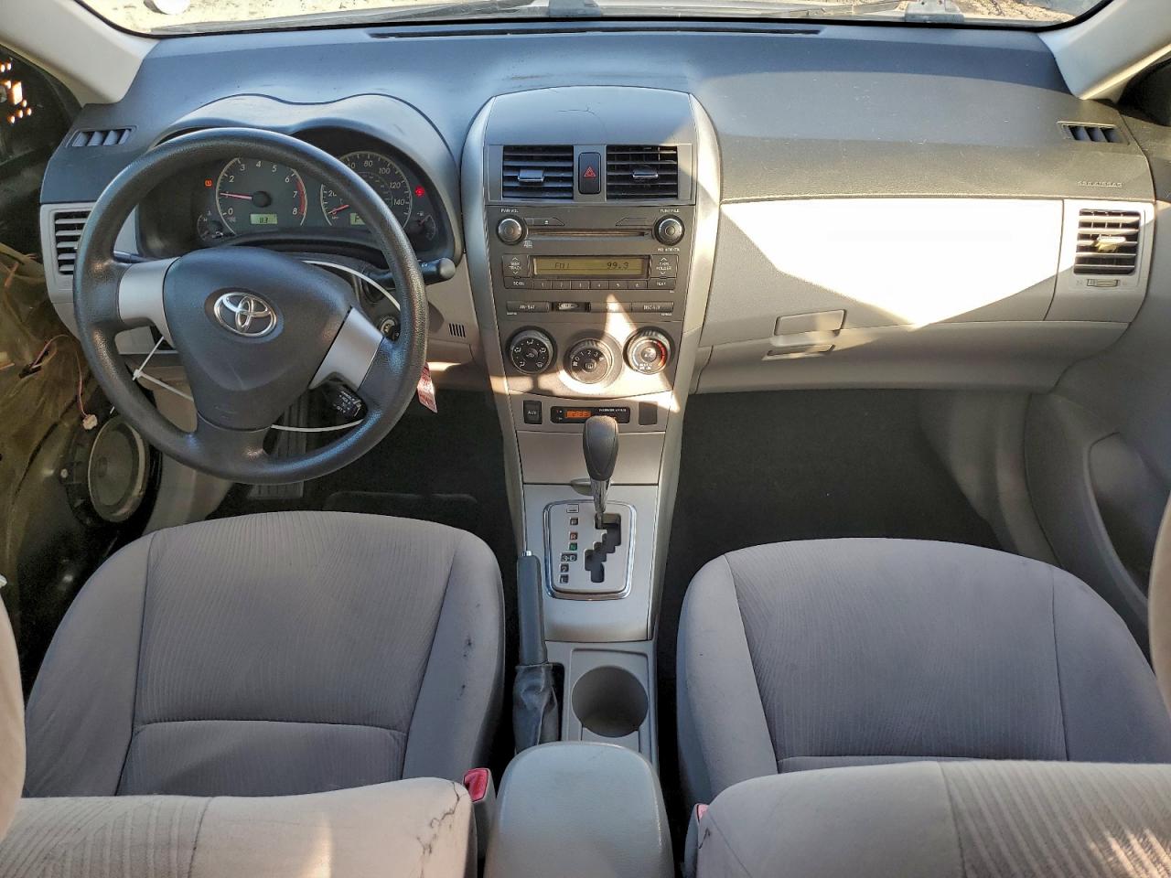2011 TOYOTA COROLLA BASE photo 8