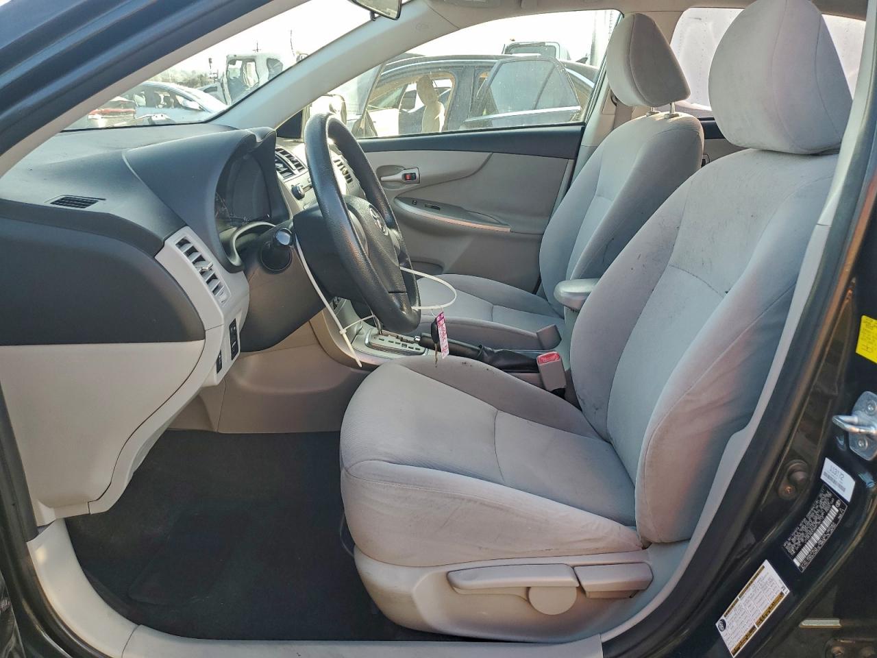 2011 TOYOTA COROLLA BASE photo 7