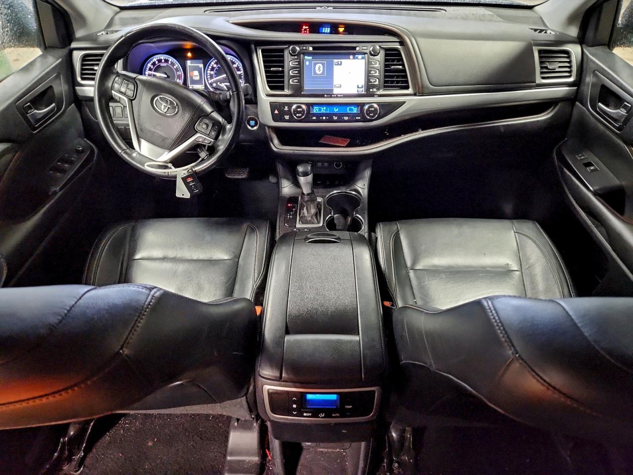 2018 TOYOTA HIGHLANDER SE photo 8