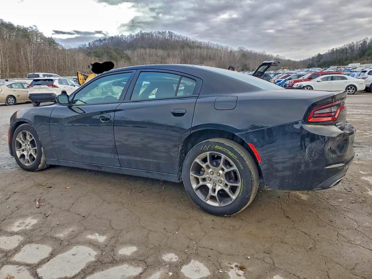 2016 DODGE CHARGER SE photo 2