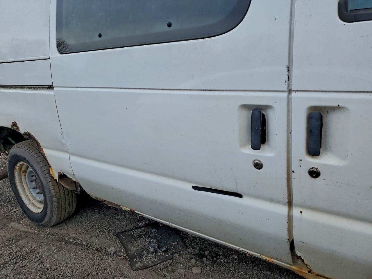 2002 FORD ECONOLINE E350 SUPER DUTY VAN photo 11