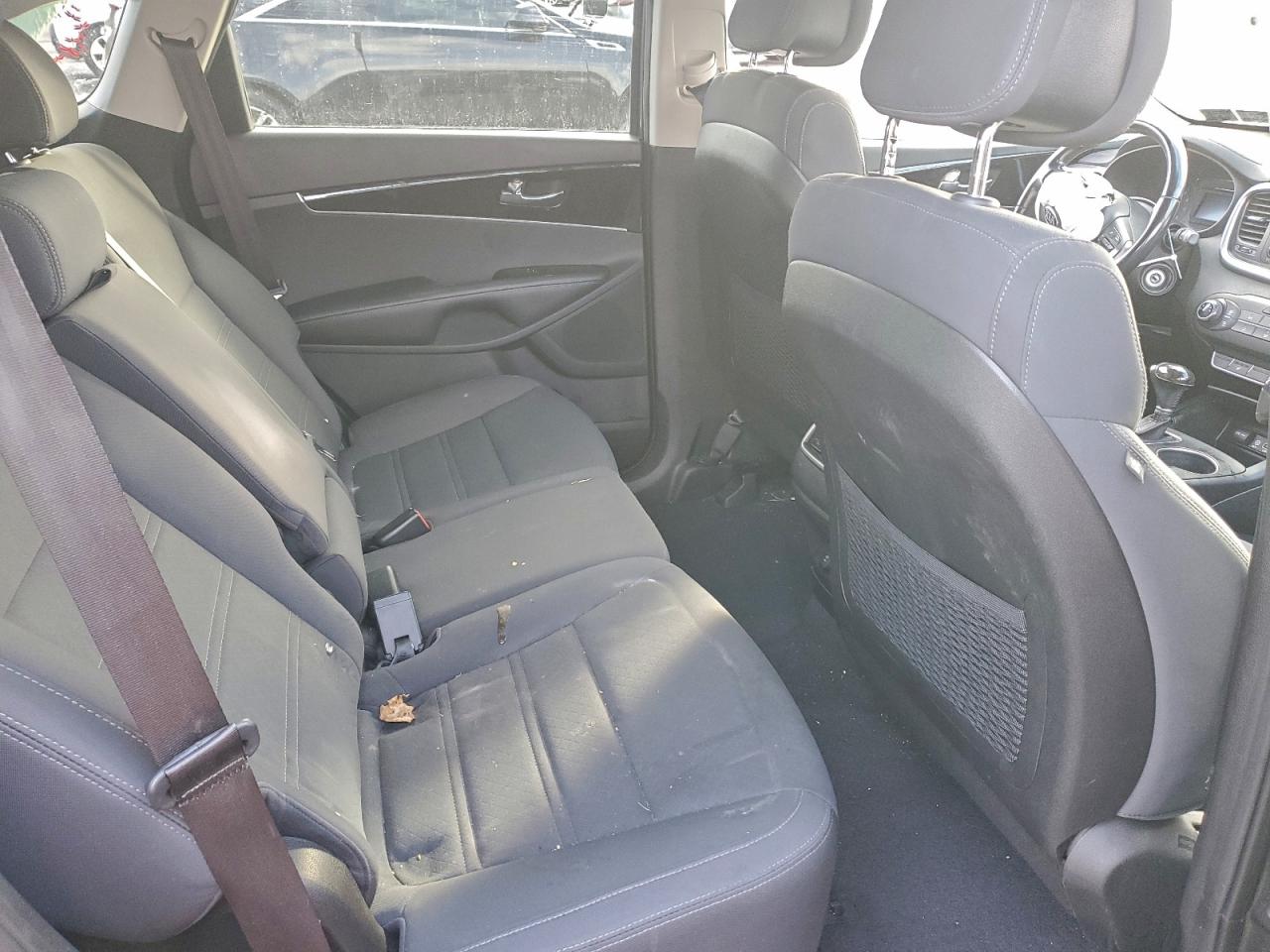 2016 KIA SORENTO LX photo 11